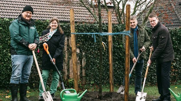 v.l.n.r.: Dr. Frank Schoppa, BdB-Landesverband Schleswig-Holstein; Anke Huckfeldt, Bürgermeisterin Heede; Thorsten Krohn, BdB-Vizepräsident; MdB Daniel Kölbl. Bild: BdB.