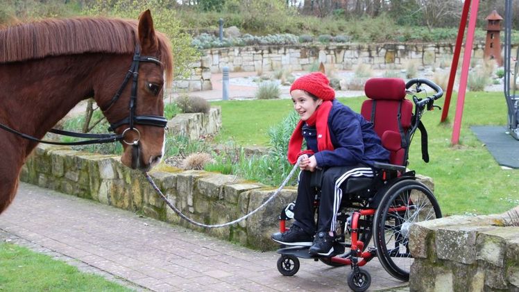 Neudorff spendet an Löwenherz und Sternenbrücke. Bild: Kinderhospiz Löwenherz e.V
