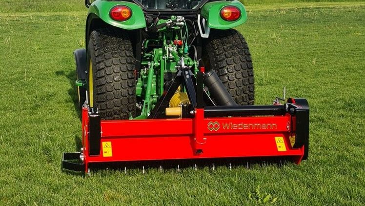 Leistungsstark und rasenschonend: Neuer Vertikutierer Terra V-Cut von Wiedenmann. Bild: Wiedenmann. 