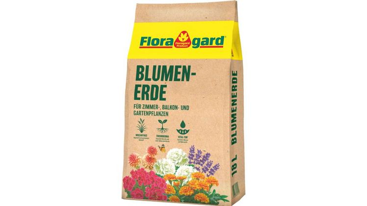 Floragard Blumenerde in der Papierverpackung, die sich einfach im Altpapier entsorgen lässt. Bild: Floragard.