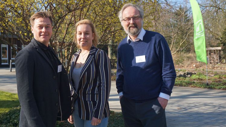 Der amtierende Vorsitzende des FGL HH, Ludger Plaßmann (rechts), wurde im Zuge der Mitgliederversammlung für weitere drei Jahre in seinem Amt bestätigt. Als neue feste Mitglieder wählten die Verbandsmitglieder Belinda Böttle und Timo Schöneberndt in den Vorstand. Bild: FGL HH/Kottich