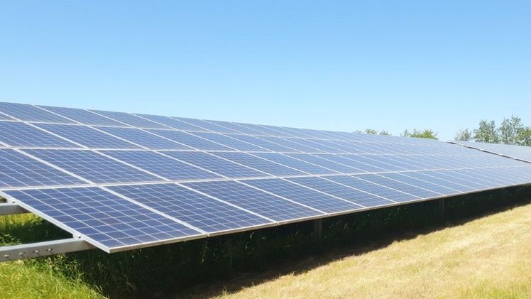 Mit dem Ausbau erneuerbarer Energien verringern sich die Treibhausgas-Emissionen. Bild: GABOT. Mit dem Ausbau erneuerbarer Energien verringern sich die Treibhausgas-Emissionen. Bild: GABOT.