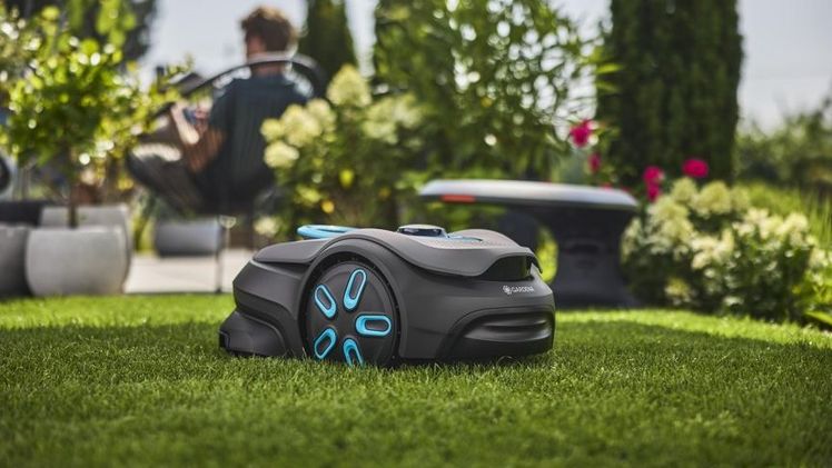 Die neuen GARDENA smart SILENO sense Mähroboter arbeiten mit integrierter Kamera und KI-gestützter Navigation. Bild: GARDENA.