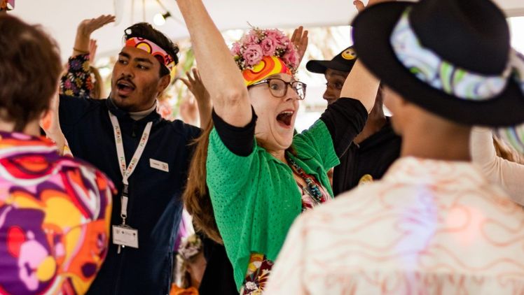 Auf der Flower-Power-Party wurde ausgelassen getanzt. Bild: Floriade.