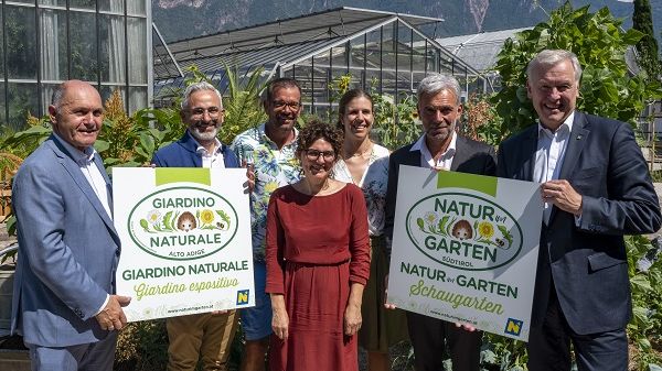 Wolfgang Sobotka, Präsident des Nationalrates und Präsident des Europäischen Gartenverbandes – "Natur im Garten" International, Direktor des Versuchszentrums Laimburg Michael Oberhuber, Biogärtner Karl Ploberger. Bild: Versuchszentrum Laimburg.
