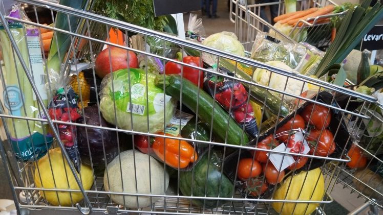 In einkommensstarken Ländern erhalten Landwirte weniger als ein Viertel der Ausgaben für Lebensmittel. Bild: GABOT.