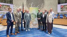 Die Fruchtsaftbranche feiert im Bonner Plenarsaal. Bild: VdF.