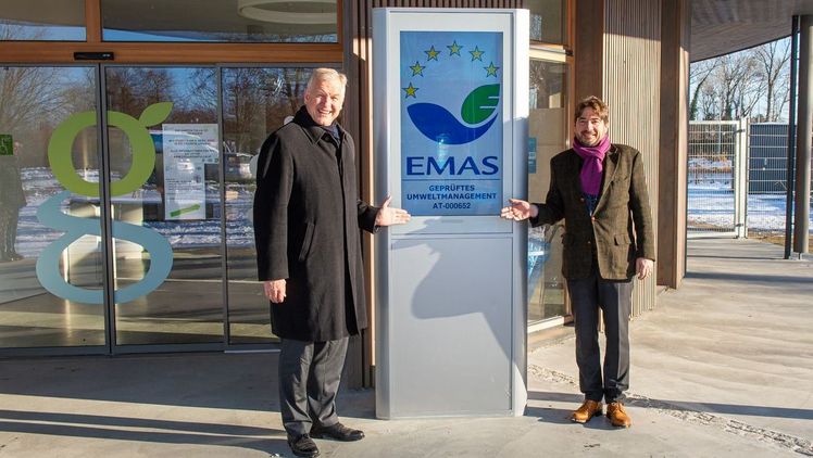 Landesrat Martin Eichtinger und Geschäftsführer Franz Gruber sind stolz auf die EMAS-Auszeichnung für die ökologische Bedeutung der GARTEN TULLN. Bild: „Natur im Garten“ / J. Ehn. Landesrat Martin Eichtinger und Geschäftsführer Franz Gruber sind stolz auf die EMAS-Auszeichnung für die ökologische Bedeutung der GARTEN TULLN. Bild: „Natur im Garten“ / J. Ehn.