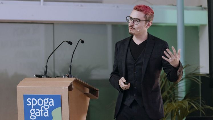 Manuel Rucar auf der internationalen Pressekonferenz der spoga+gafa. Bild: Koelnmesse.