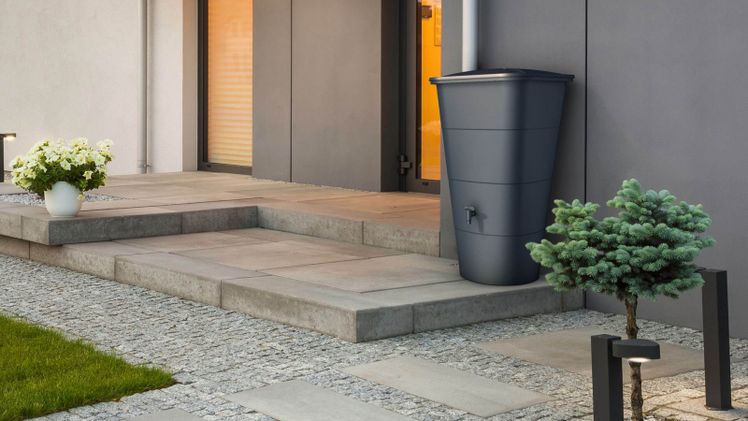 GARANTIA Ibiza Regentonne in der Farbe Graphitegrey. Bild: GRAF.