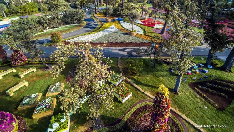 Von den 34 Projekten, die einer Fachjury vorgelegt wurden, wurden zehn von ihnen in den Parchi di Nervi nachgebaut. Bild: Euroflora. Von den 34 Projekten, die einer Fachjury vorgelegt wurden, wurden zehn von ihnen in den Parchi di Nervi nachgebaut. Bild: Euroflora.