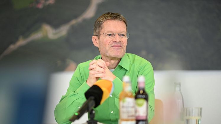 Klaus Wellmann musste die Verschiebung der Frühjahrsmesse verkünden. Bild: Messe Friedrichshafen.