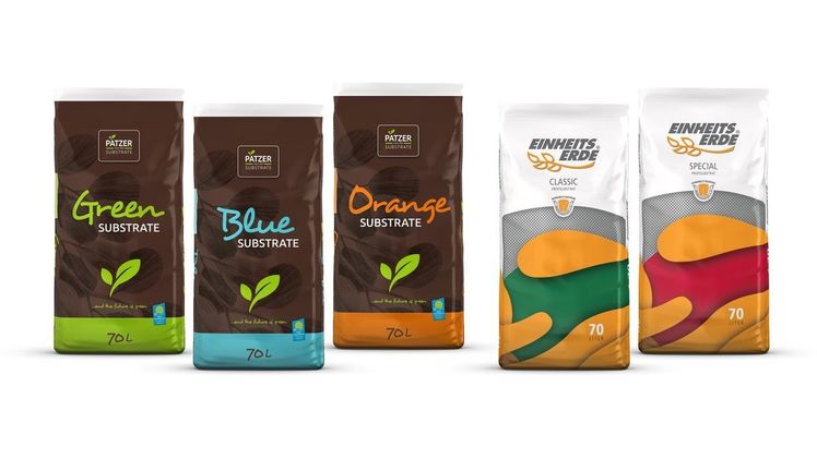 Die neue Marke PATZER SUBSTRATE umfasst Mischungen mit mindestens 50% Torfersatz (Blue), vegan aufgedüngte, FiBL-gelistete Kultursubstrate für den Bioanbau (Green) sowie torf- bzw. holzfaserbasierte Mischungen (Orange). Bild: PATZER ERDEN GmbH.