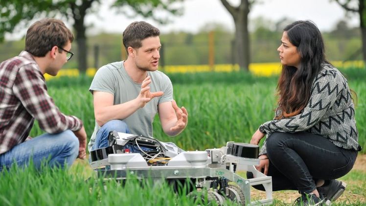 Digitale Technologien sind ein wichtiger Baustein im Verbundprojekt NOcsPS. Unter Leitung der Universität Hohenheim entwickeln darin Forschende Anbausysteme, die ohne chemisch-synthetischen Pflanzenschutz auskommen. Jetzt geht das Vorhaben in die Verlängerung. Bild: Universität Hohenheim / Max Kovalenko.