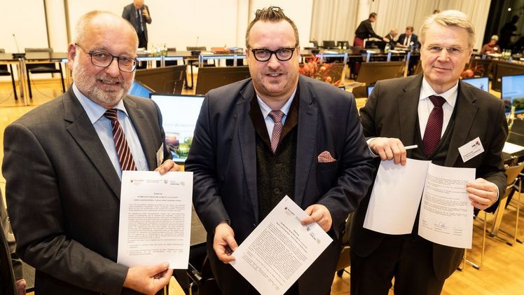 Staatssekretär Roland Krämer (Saarland), Andy Becht (Rheinland-Pfalz), Dr. Heinrich Bottermann (Nordrhein-Westfalen) v.l.n.r.. Bild: Wirtschaftsministerium RLP.