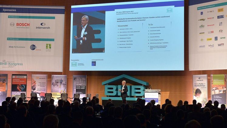Der 18. internationale BHB-Kongress 2017 am 6. und 7. Dezember brachte mit 500 Teilnehmern aus dem Handel, der Industrie und dem Dienstleistungs- und Beratungssektor zum Jahresausklang die DIY-Branche in Köln zusammen. Bild: BHB.