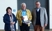 Eine Große Goldmedaille der Deutschen Bundesgartenschau-Gesellschaft mbH gab es für Dr. Wolf-Dieter Blüthner vom Thüringer Interessenverband Heil-, Duft- und Gewürzpflanzen e.V.  Bild: DBG.