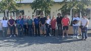 Fachlicher Austausch auch vor Ort: Die Teilnehmenden des Arbeitskreises Spargel am zweiten Sitzungstag in der Region Darmstadt. Foto: BfG.
