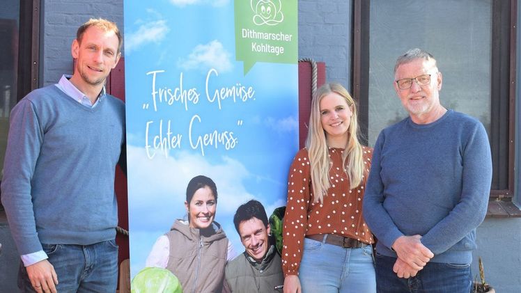 Präsentation das Kohltage-Maskottchen im neuen Design auf dem Treffen der AG „Kohltage Marketing“ am 26. April 2022 im Nindorfer Hof. Bild: Kreis Dithmarschen.