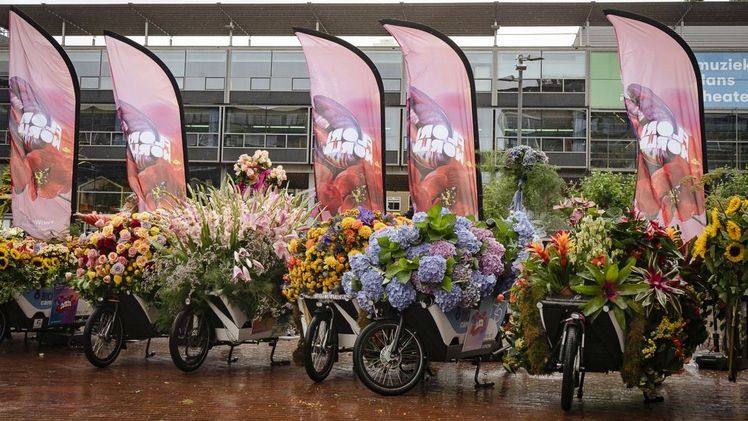 Der FloriWorld Flower Power Fahrradkorso. Bild: Fabian Calis.