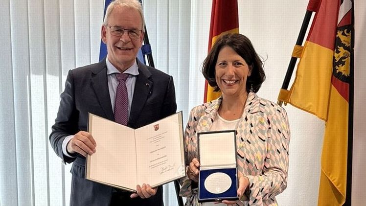 Albrecht Hornbach hat das Unternehmen seines Urgroßvaters vom regionalen Anbieter zu einem internationalen Handelskonzern mit 170 Märkten in neun europäischen Ländern und rund 25.000 Mitarbeitenden entwickelt. Bild: Wirtschaftsministerium RLP.