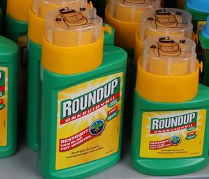 Roundup/Glyphosat. Bild: GABOT. 