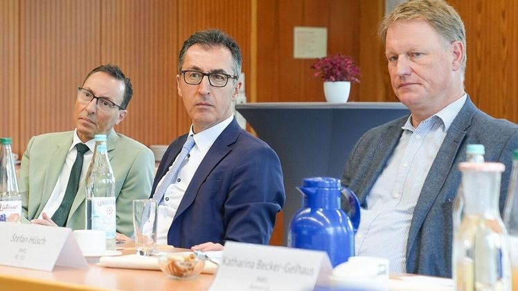 Bundesminister Cem Özdemir beim Bundessortenamt. Bild: BMEL.