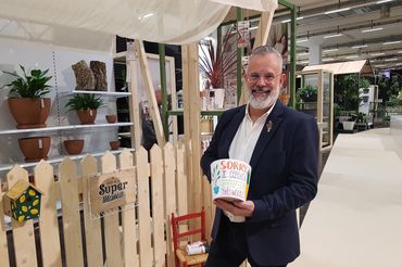 Romeo Sommers erklärt das Upcycling von Produkten. Bild: GABOT.