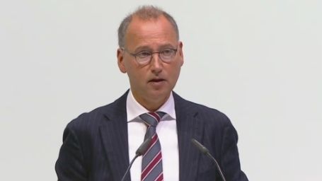 Vorstandsvorsitzender Werner Baumann auf der Bayer-Hauptversammlung.