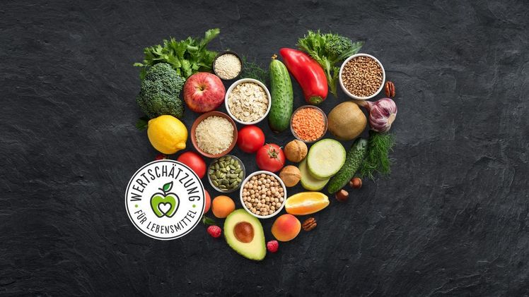 Nicht selten landen Lebensmittelreste im Abfall, die sich mit etwas Kreativität noch gut weiterverarbeiten lassen. Bild: EDEKA.