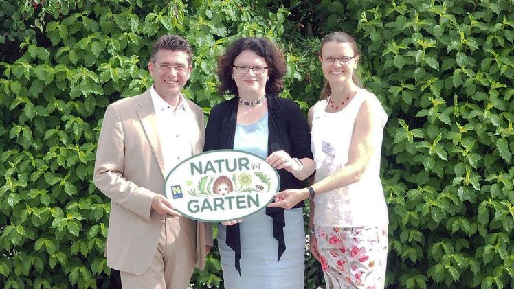 Tullns Bürgermeister Peter Eisenschenk, Hofrätin Doris Wagner, und Katja Batakovic.Bild:Natur im Garten