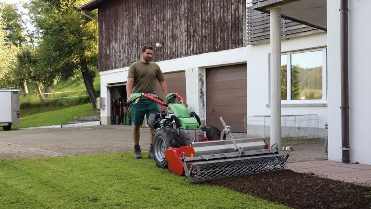 Der standardmässig verbaute, bei Rapid entwickelte und patentierte Schnellaushub RQL© (Rapid Quick-Lift) optimiert den Arbeitsablauf und erleichtert die Anwendung massiv für die Bedienperson. Bild: Rapid.