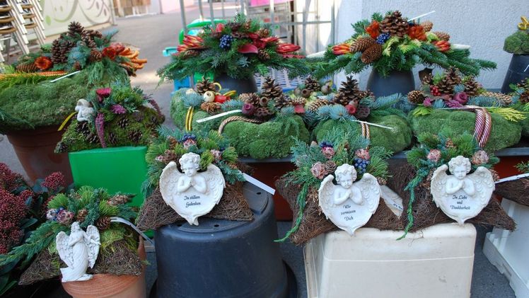 Allerheiligenmärkte in Wien: Kränze und Buketts in großer Auswahl. Bild: Stadt Wien.