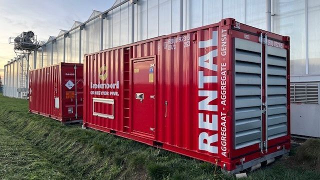 Mit Hochleistungsaggregaten wie diesen konnte der drohende Produktionsstopp gerade noch abgewendet werden. Bild: © Gartenbau-Versicherung.