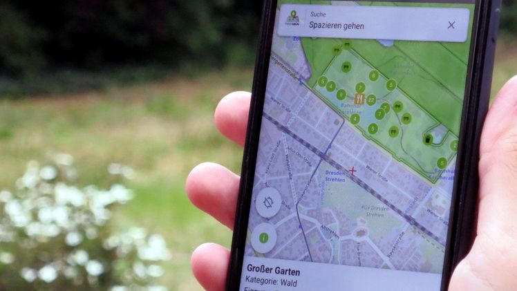 Mit der meinGrün-App lassen sich Grünflächen finden, die am besten zu den eigenen Bedürfnissen passen. Sie zeigt außerdem, wie das ausgewählte Grün  zu Fuß oder per Rad gut zu erreichen ist. Bild: R. Hecht/IÖR-Media.