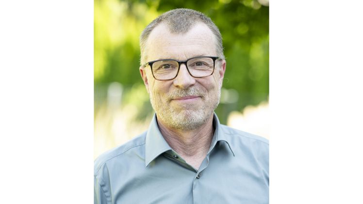 „Mit der Vergabe des BGL-Bildungspreises wirft der BGL ein Schlaglicht auf die GaLaBau-Branche als zukunftsorientierte und attraktive Karriereoption für die junge Generation", so Matthias Lösch, Vorsitzender des BGL-Bildungsausschusses und BGL-Vizepräsident. Bild: Martin Rottenkolber/BGL.