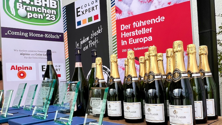 Preise warten auf die Gewinner der 14. BranchenOpen. Bild: BHB.