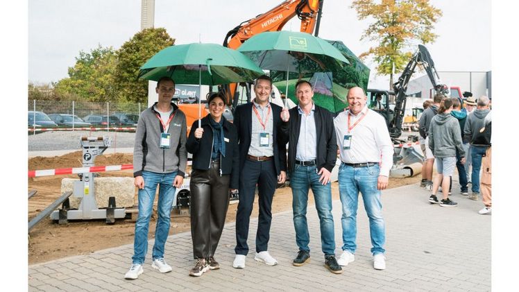 Gemeinsames Foto zur Besiegelung der ideellen Partnerschaft zwischen dem Coreum und dem VGL-BW. (v.l.n.r. Julian Erhardt, Olivia Hogenmüller, Marco Riley, Björn Hickmann, Philipp Erhardt). Bild: Coreum GmbH.