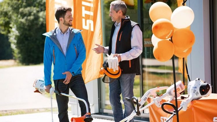 Beim Aktionstag „STIHL Garten-Start“ am 4. April können Haus- und Gartenbesitzer Akku-, Benzin- und Elektrogeräte von STIHL nach Herzenslust ausprobieren. Bild: STIHL.