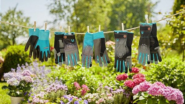 Die GARDENA Gartenhandschuhe vereinen höchsten Tragekomfort und Funktionalität bei der jeweiligen Anwendung mit Nachhaltigkeit und cleveren Funktionen. Bild: GARDENA.