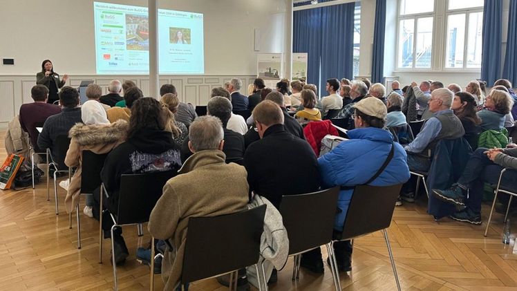 Bei den BuGG-Gründach- und Fassadengrün-Foren handelt es sich um kostenfreie Halbtagesseminare, die durch eine Fachausstellung ergänzt werden. Bild: Bundesverband GebäudeGrün.