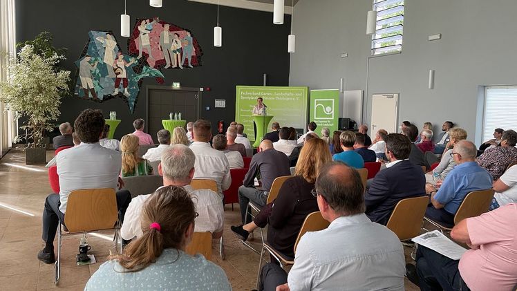 Teilnehmer beim Austauschforum Gartenschauen auf der Bundesgartenschau in Erfurt. Bild: FGL.