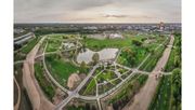 Eine Besonderheit der Landesgartenschau Neuss sind fünf große Sanddünen auf dem ehemaligen Geläuf der Neusser Pferderennbahn. Bild: LAGA Neuss GmbH_Markus van Offern. 