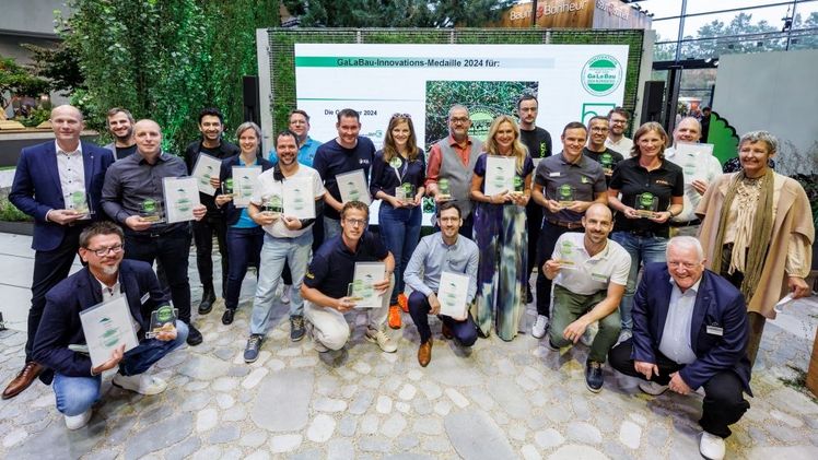 Jetzt bewerben für die GaLaBau-Innovations-Medaille2026! Zuletzt wurden 15 Unternehmen in 2024 damit ausgezeichnet. Foto: Daniel Karmann/BGL.