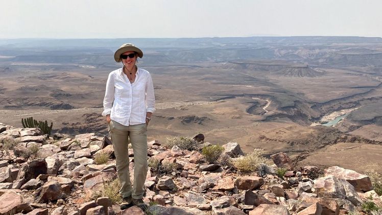 Die Moos-Professorin während Forschungsarbeiten in Namibia. Bild: Dietmar Quandt.