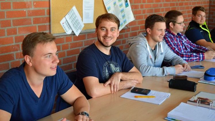 Studierende in Köln-Auweiler. Bild: Landwirtschaftskammer Nordrhein-Westfalen.