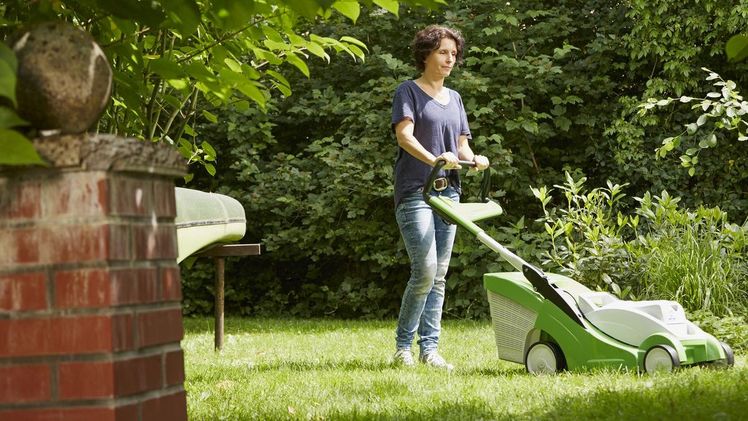 Der VIKING MA 339 C verfügte beim Akku-Mäher-Test der Stiftung Warentest als einziger über einen Mono-Komfortlenker. Damit überzeugte er die Tester beim Handling und holte sich den Sieg in der Kategorie „Handhabung“.