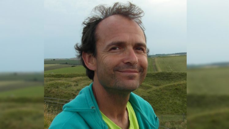 "Im Pflanzenbau sind Alternativen zum chemischen Pflanzenschutz dringend gesucht": Pflanzen-Homöopath Cornel Stutz. Bild: ZVG.