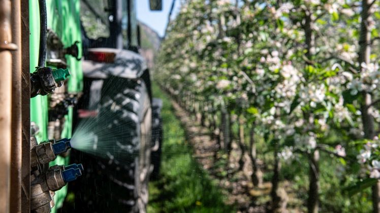 Pflanzenschutz als unverzichtbarer Bestandteil der landwirtschaftlichen Produktion. Bild: © Laimburg Research Centre/Ivo Corrà.