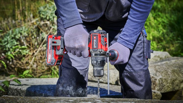 Der Professional Akku-Schlagbohrschrauber TP-CD 18/120 Li-i BL aus der Power X-Change Akku-Plattform von Einhell ist die perfekte Ergänzung in jeder Werkstatt und ein leistungsstarker Allrounder zum Schrauben, Bohren und Schlagbohren. Bild: Einhell.